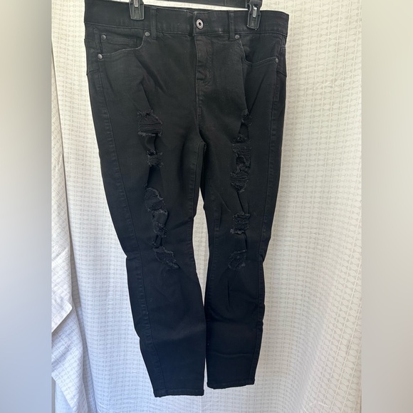 Torrid Bombshell skinny black distressed jeans - Picture 1 of 2